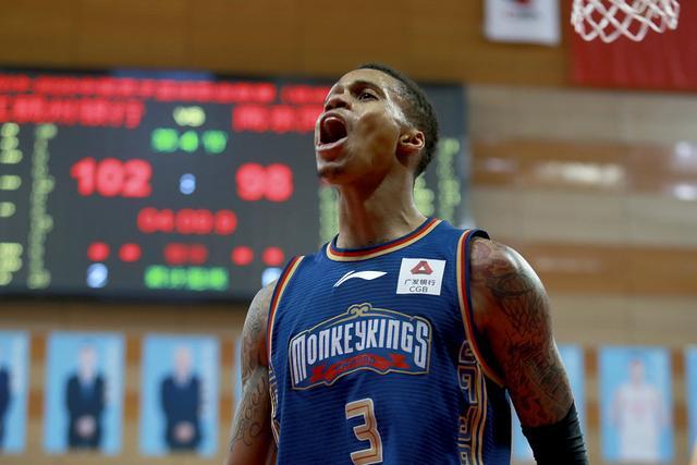 皇马欧冠点球争议 再好的VAR背后也是人操控